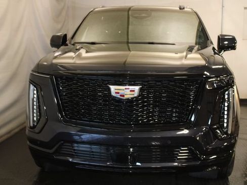 Certified 2025 Cadillac Escalade Sport w/ Touring Package AWD/4WD image 3