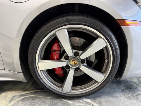 Used 2021 Porsche 911 Targa 4S AWD/4WD image 37