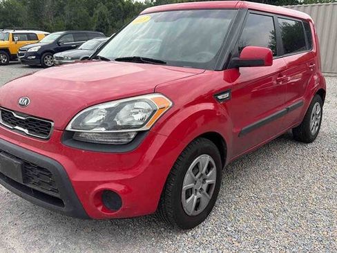 Used 2013 Kia Soul FWD image 4