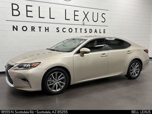 Used 2017 Lexus ES 300h FWD image 6