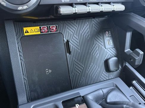 Used 2025 Toyota Tacoma TRD Off-Road image 20