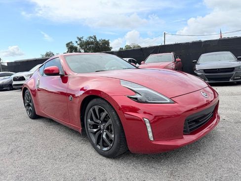Used 2018 Nissan 370Z Coupe RWD image 3