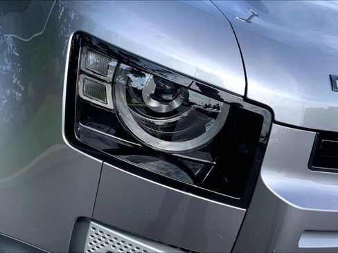 Certified 2024 Land Rover Defender 90 S AWD/4WD image 27