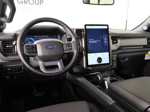 Used 2025 Ford F150 Lightning Lariat image 2