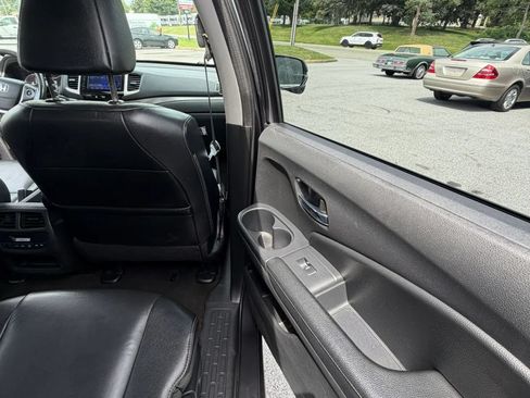 Used 2017 Honda Pilot EX-L image 37