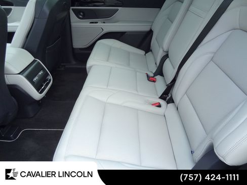 Used 2026 Lincoln Nautilus Premier w/ Equipment Group 102A AWD/4WD image 8