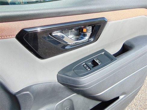 Certified 2025 Subaru Forester Sport image 27