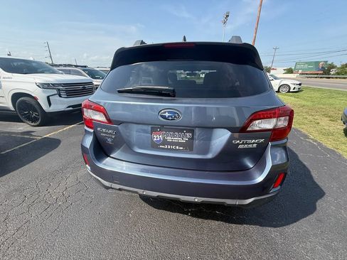 Used 2017 Subaru Outback 2.5i Limited AWD/4WD image 4