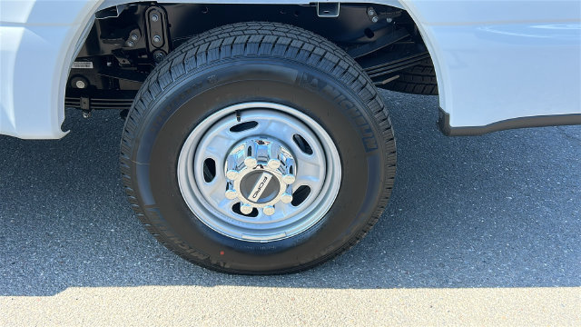 New 2026 Ford F350 XL w/ XL Chrome Package RWD image 6