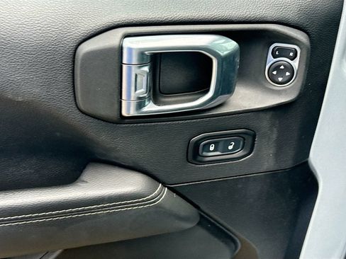 Used 2023 Jeep Wrangler Unlimited Sahara w/ Cold Weather Group AWD/4WD image 19