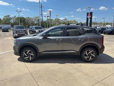 New 2026 Nissan Kicks SV w/ Charging Package FWD image 4