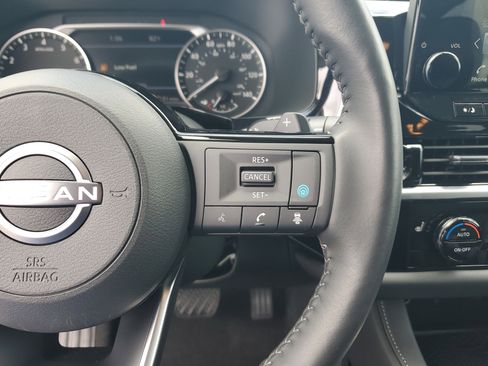 Certified 2025 Nissan Pathfinder SL image 24