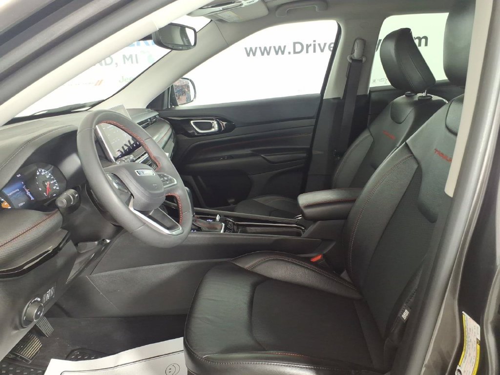 Used 2022 Jeep Compass Trailhawk AWD/4WD image 12