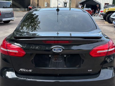 Used 2015 Ford Focus SE w/ SE Sport Package FWD image 5