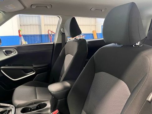 Used 2024 Kia Soul LX w/ Option Group 015 image 23
