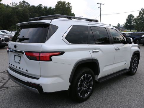 Used 2024 Toyota Sequoia Limited w/ Tow Technology Package AWD/4WD image 8