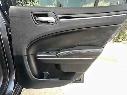 Used 2018 Chrysler 300 S RWD image 35
