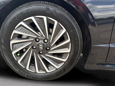 Used 2025 Hyundai Sonata Limited image 16