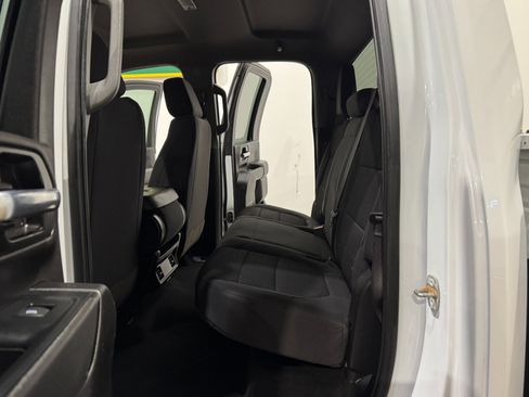 Used 2023 Chevrolet Silverado 2500 Custom w/ Custom Convenience Package image 15