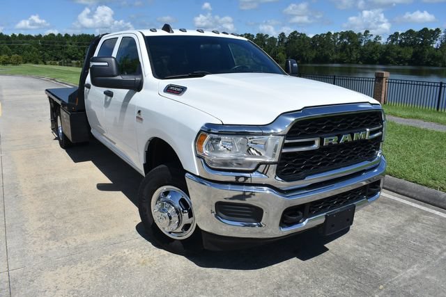 Used 2023 RAM 3500 Tradesman w/ Chrome Appearance Group AWD/4WD image 2