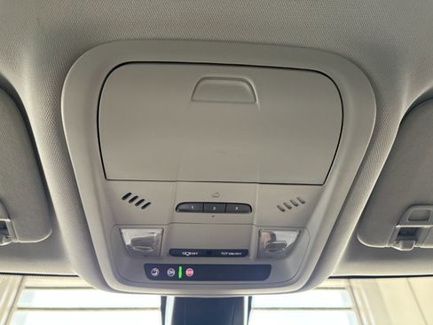 Used 2021 Chevrolet Blazer LT image 19