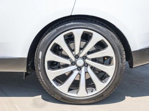 New 2025 Land Rover Range Rover SE image 9