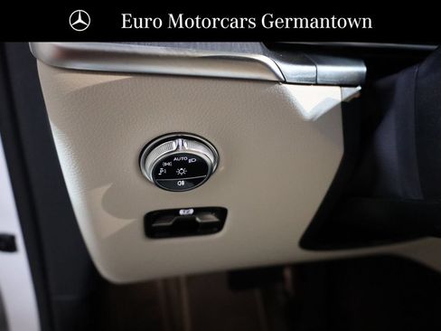 Used 2026 Mercedes-Benz GLC 300 4MATIC image 11