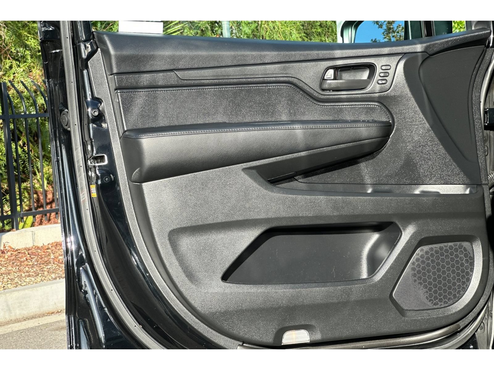 Used 2024 Honda Odyssey Elite image 11