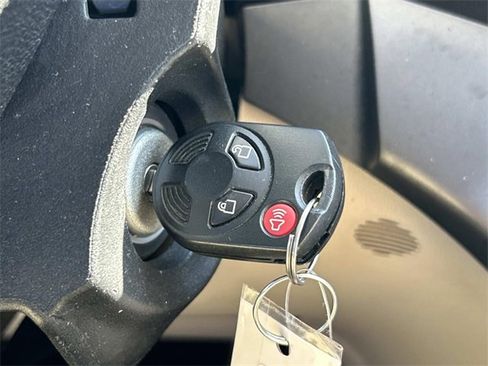 Used 2017 Ford Escape SE image 27