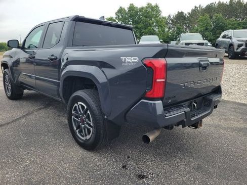 Used 2024 Toyota Tacoma TRD Sport AWD/4WD image 17