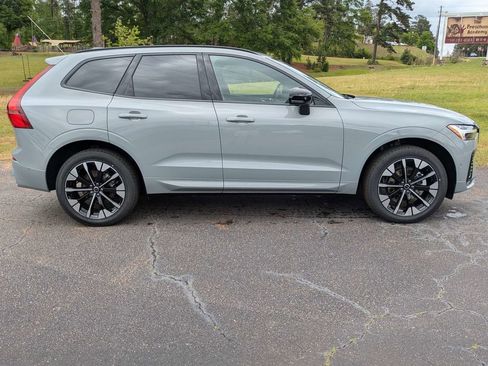 Used 2026 Volvo XC60 B5 Plus w/ Protection Package Premier AWD/4WD image 7