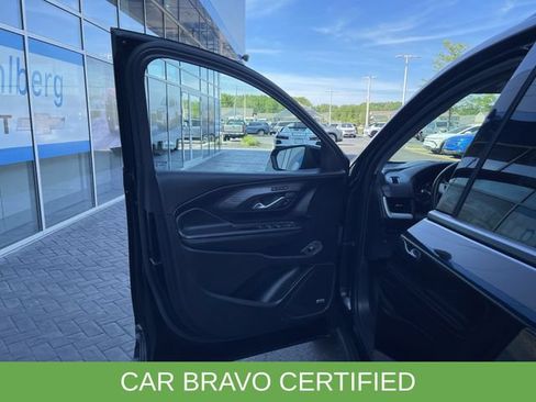 Certified 2024 GMC Terrain SLT w/ Infotainment Package II AWD/4WD image 22