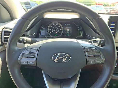 Used 2020 Hyundai Ioniq SE FWD image 17
