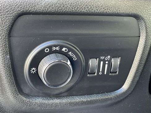 Used 2021 Jeep Grand Cherokee L Laredo image 31