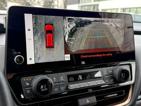 Used 2024 Toyota Grand Highlander AWD Hybrid image 18