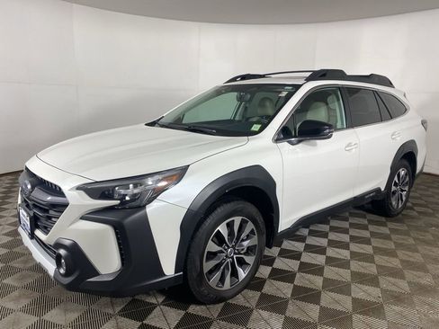 Certified 2025 Subaru Outback Limited AWD/4WD image 11