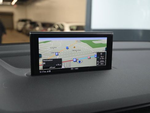 Used 2018 Audi Q7 3.0T Prestige image 32