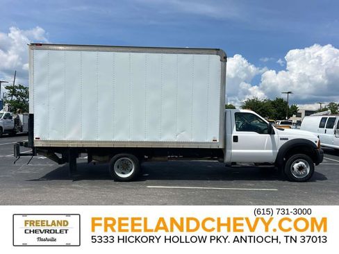 Used 2006 Ford F550 2WD Regular Cab Super Duty image 2