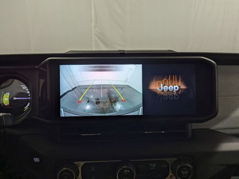 Used 2024 Jeep Wrangler Sport S image 21