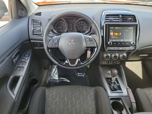 Used 2026 Mitsubishi Outlander Sport LE AWD/4WD image 18