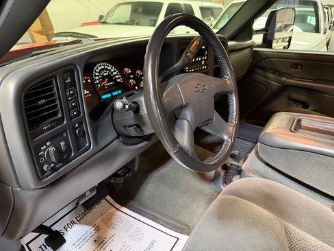 Used 2006 Chevrolet Silverado 2500 LT w/ Heavy-Duty Power Package AWD/4WD image 44