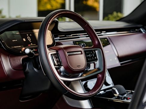 Used 2023 Land Rover Range Rover Long Wheelbase Autobiography image 40