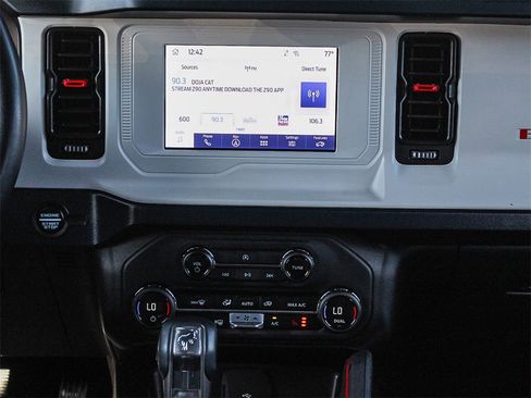 Used 2023 Ford Bronco Heritage Edition image 12