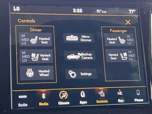 Used 2019 RAM 1500 Laramie AWD/4WD image 29