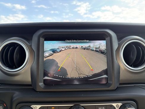 Used 2023 Jeep Wrangler Unlimited Rubicon 4xe w/ Cold Weather Group AWD/4WD image 26