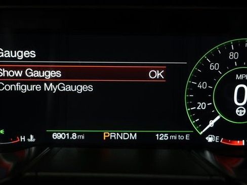 Used 2022 Ford Mustang Shelby GT500 w/ Carbon Fiber Track Pack image 91