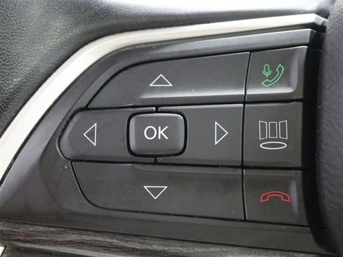 Used 2021 Jeep Grand Cherokee L Limited image 35