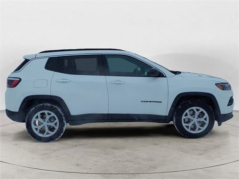 Used 2024 Jeep Compass Latitude w/ Sun and Sound Group image 6