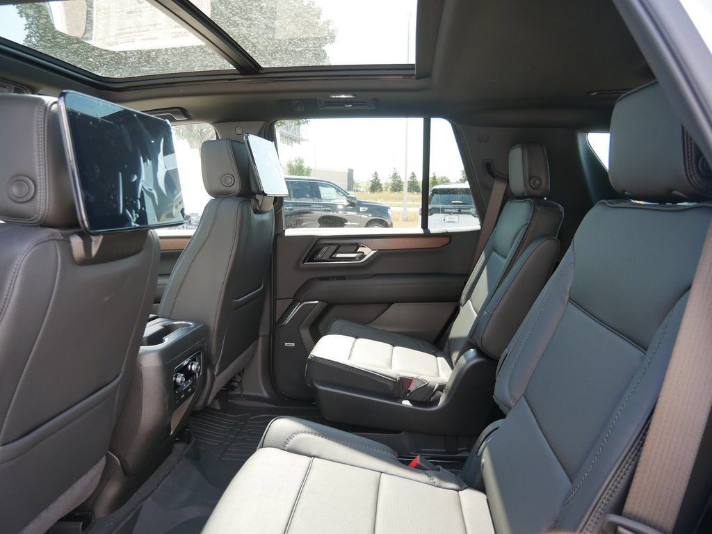 New 2026 GMC Yukon Denali w/ Denali Reserve Package AWD/4WD image 7