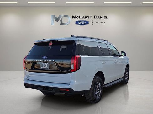 New 2026 Ford Expedition Active image 5